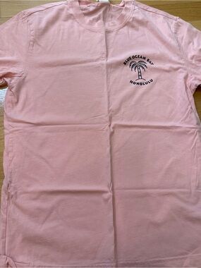 H&M Light Pink Honolulu Graphic Short Sleeve Tee